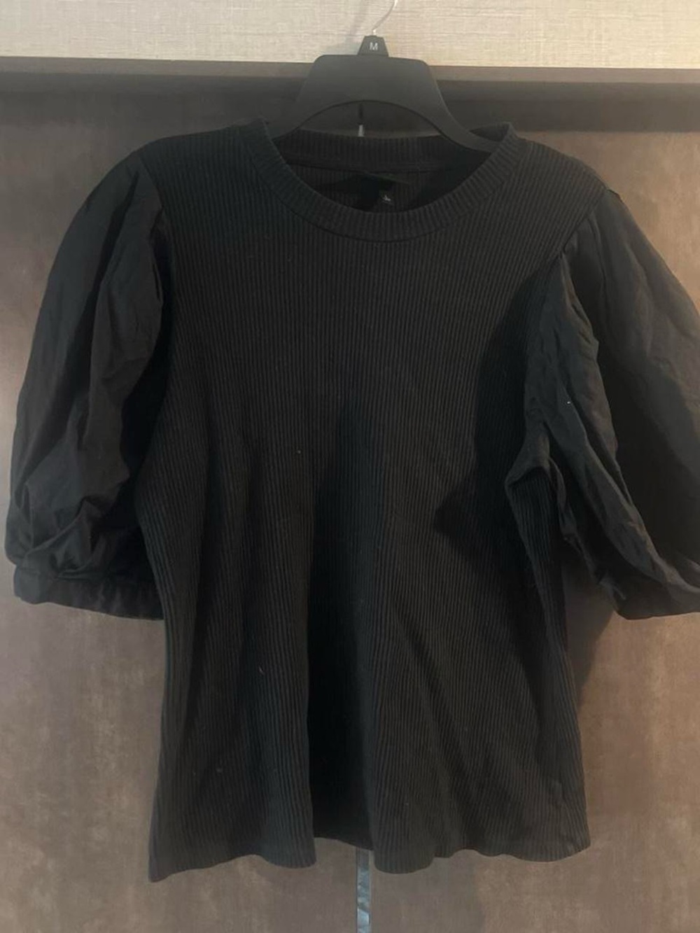 Who What Wear Black Ribbed Top with Puff Sleeves